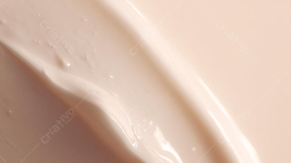 Macro de alta resolução de uma textura de creme sobre fundo branco, transmitindo limpeza e sofisticação 