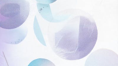 Sobreposição de círculos geométricos em lavanda e menta, perfeita para design de skincare com toque tecnológico 