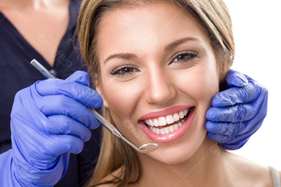 Exame dentário mulher sorriso brilhante