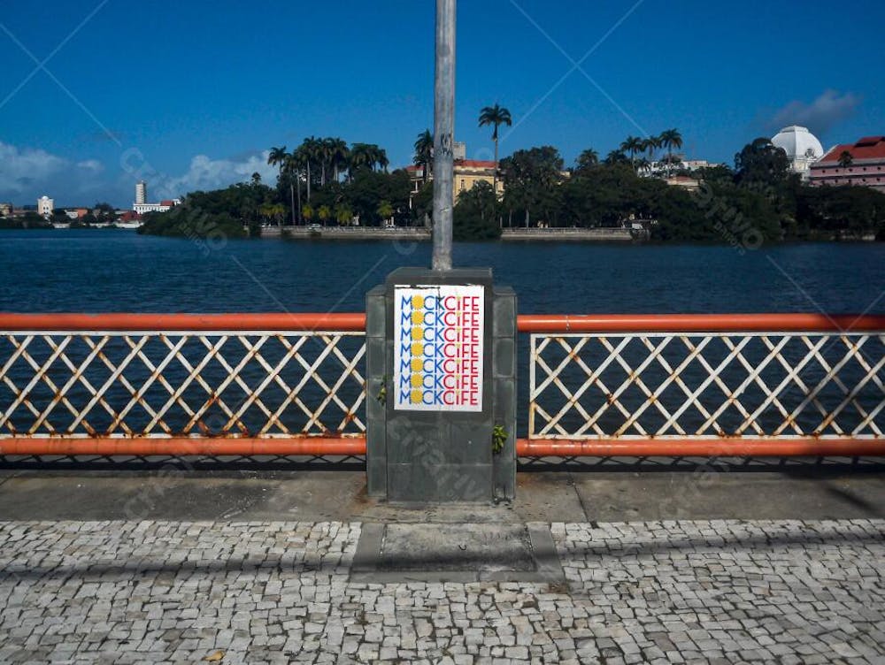 Mockup de poster realista - Rua da Aurora