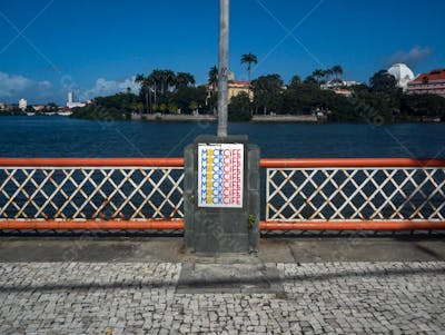 Mockup de poster realista - Rua da Aurora