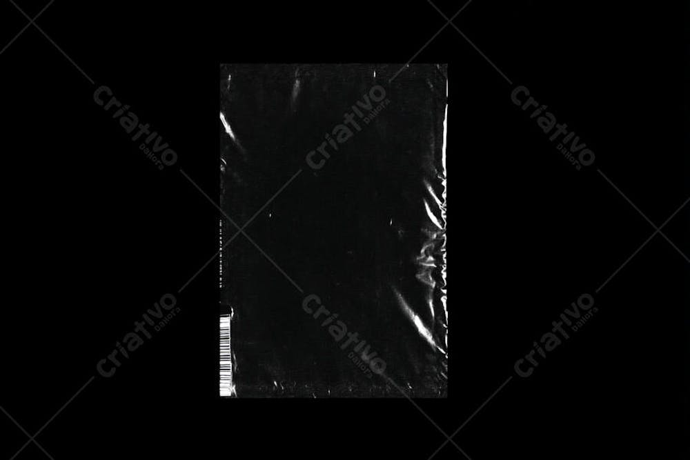 Overlay de plástico sobre fundo escuro