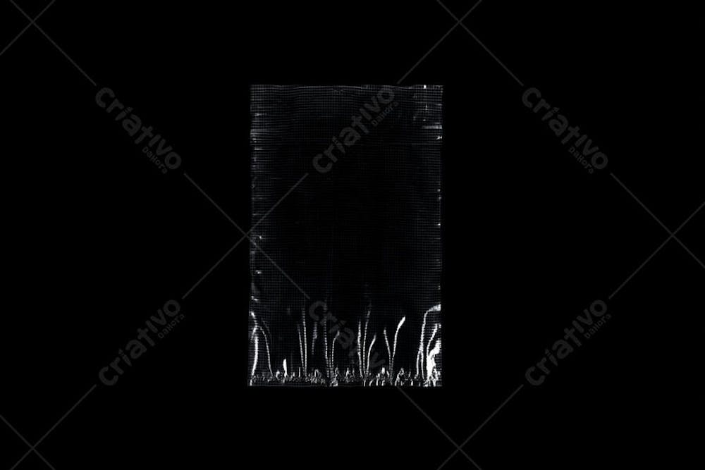 Overlay de plástico sobre fundo escuro