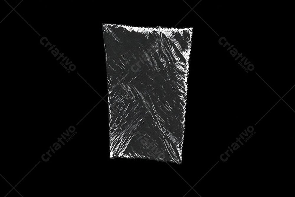 Overlay de plástico sobre fundo escuro