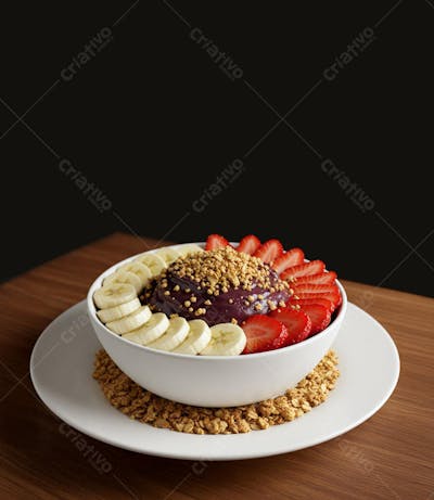 Açaí na Tigela com Morangos Banana e Granola