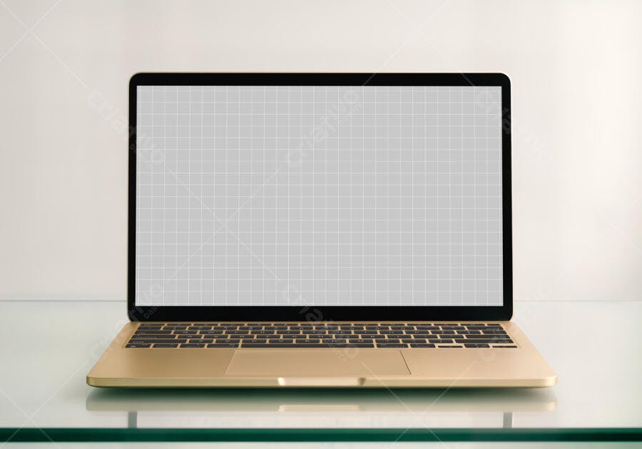 Mockup Notebook Dourado em Mesa de Vidro - Design Moderno