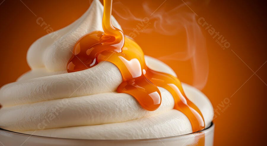 Creme com calda de caramelo