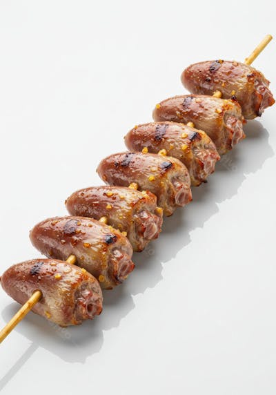 Espetinho de coração de frango grelhado pimenta