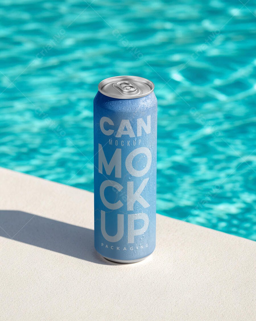 Mockup de Lata de Bebida Refrescante em Piscina