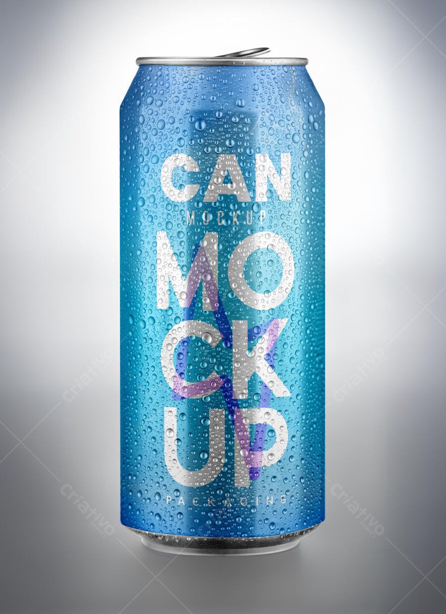 Mockup de Lata de Bebida com Gotas de Água - Design Moderno