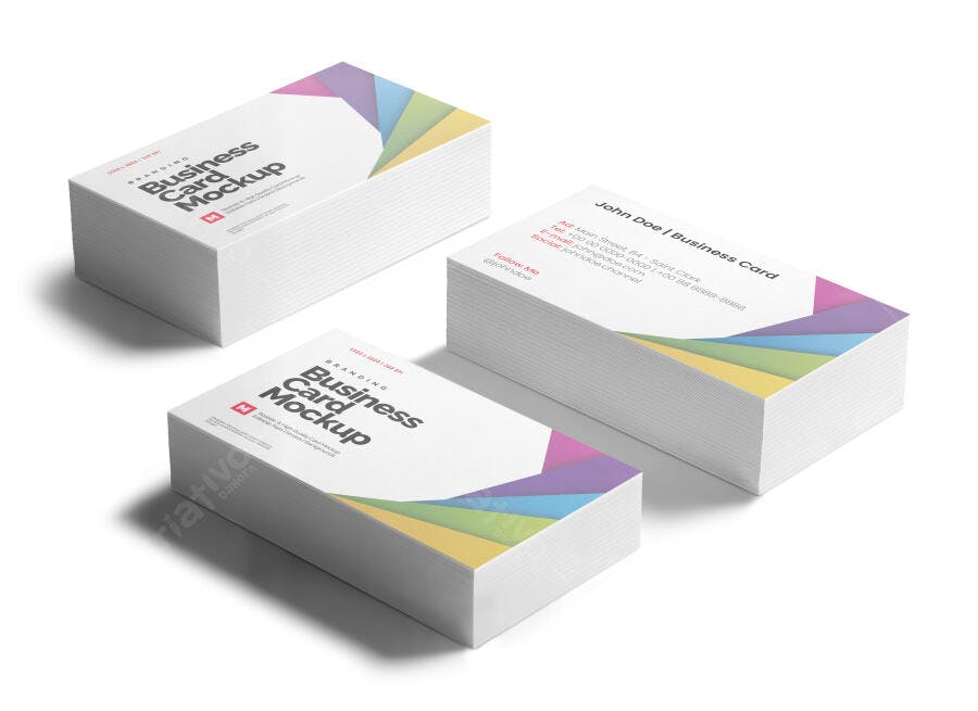 Mockup Cartões de Visita Empilhados com Design Geométrico Colorido Moderno