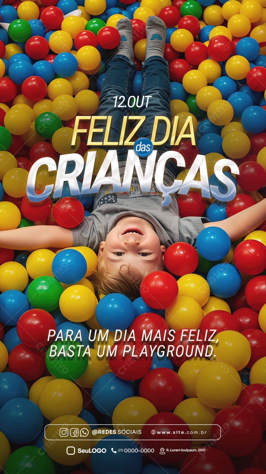 Flyer Dia das Crianças com criança em piscina de bolinhas PSD Editável