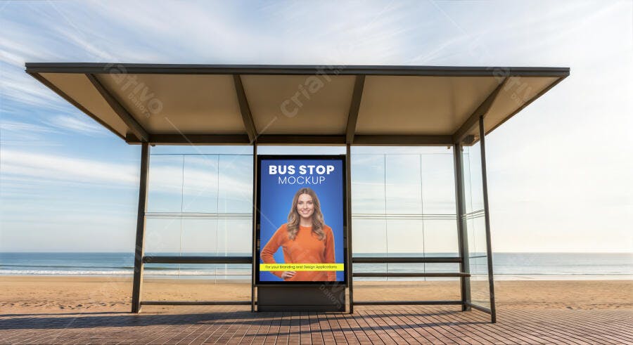 Mockup de Painel Publicitário em Ponto de Ônibus na Praia Realista