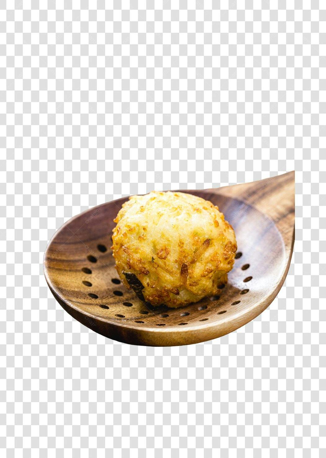 Foto de Salgado Frito Crocante Dourado em Colher de Pau PNG com fundo transparente