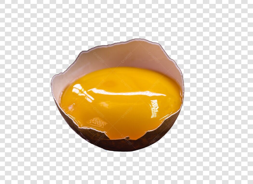 Elemento para Culinária Ovo Quebrado com Gema Amarela PNG com fundo transparente