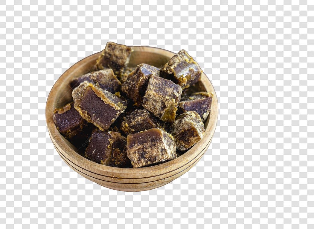Foto de Produto Rapadura em cubos em tigela de madeira marrom PNG com fundo transparente