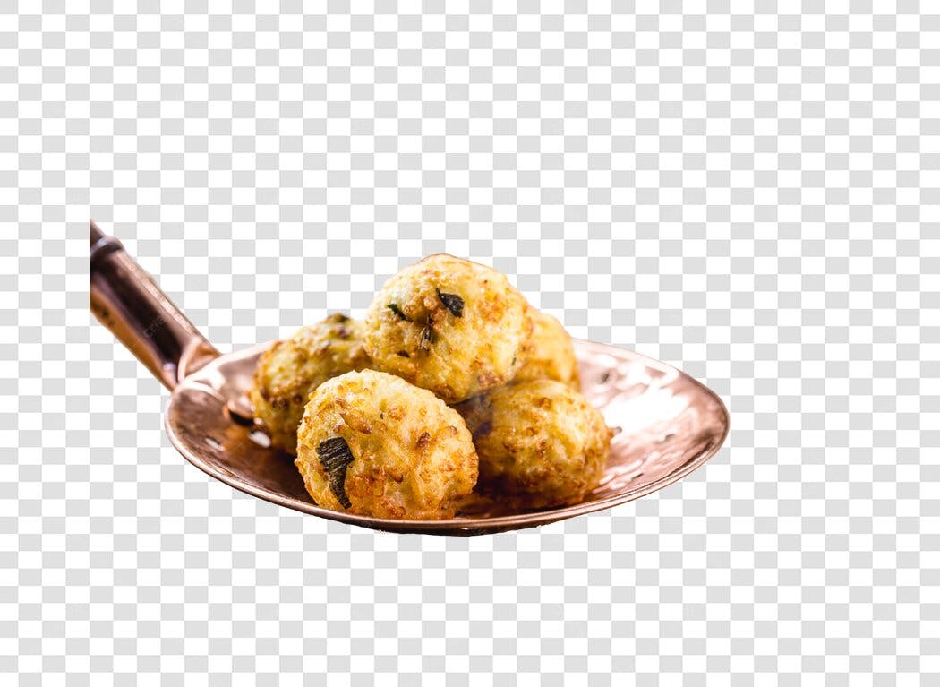 Foto Salgadinhos Fritos Dourados em Colher Cobre PNG com fundo transparente