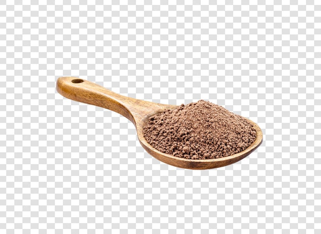 Colher de pau com pó de chocolate marrom PNG com fundo transparente