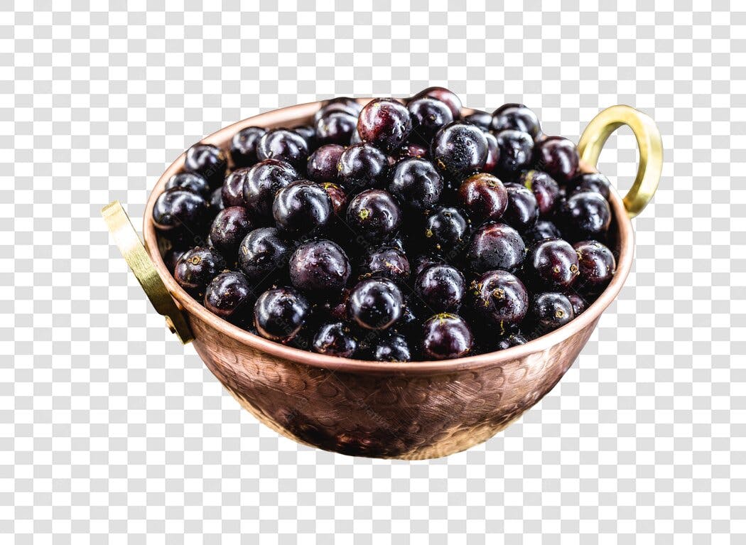 Imagem de Jabuticabas frescas em tigela de cobre PNG com fundo transparente
