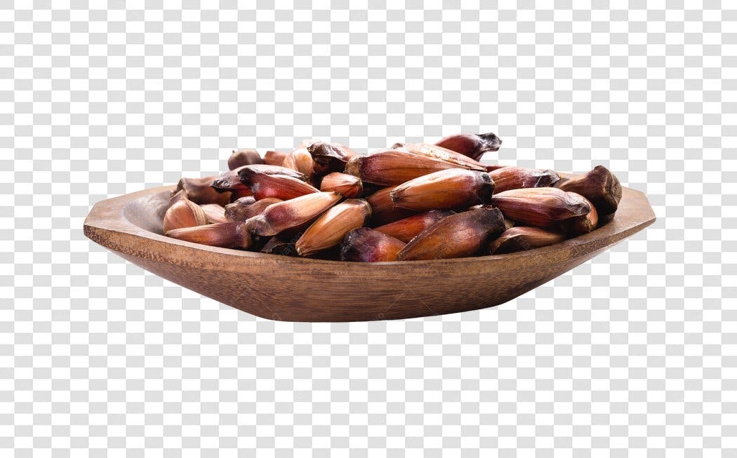 Alimento Pinhões em tigela de madeira marrom culinária PNG com fundo transparente