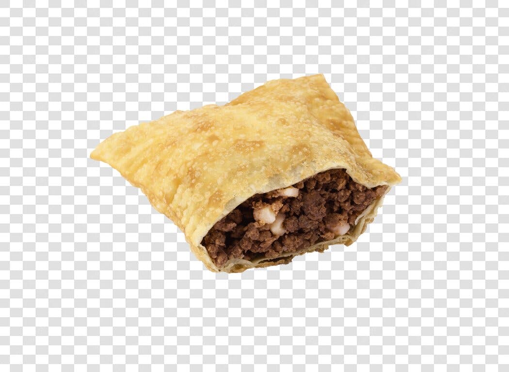 Pastel Brasileiro de Carne Frito Crocante PNG com fundo transparente