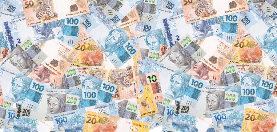 Cédulas de Real brasileiro misturadas dinheiro e economia do Brasil