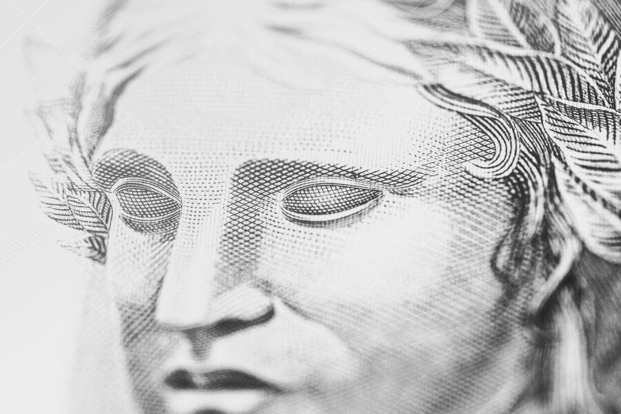 Detalhe da efígie da República em cédula brasileira macro