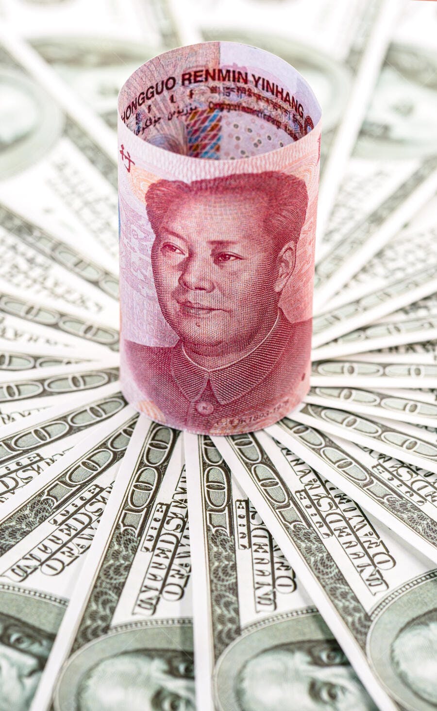 Yuan chinês enrolado sobre dólares americanos economia global
