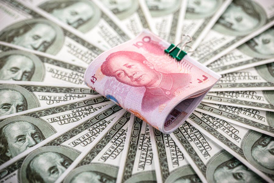 Notas de Yuan e Dólar dinheiro comparando economias globais