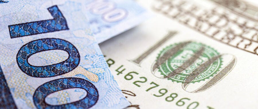 Dinheiro Rublo e Dólar notas 100 close-up finanças globais
