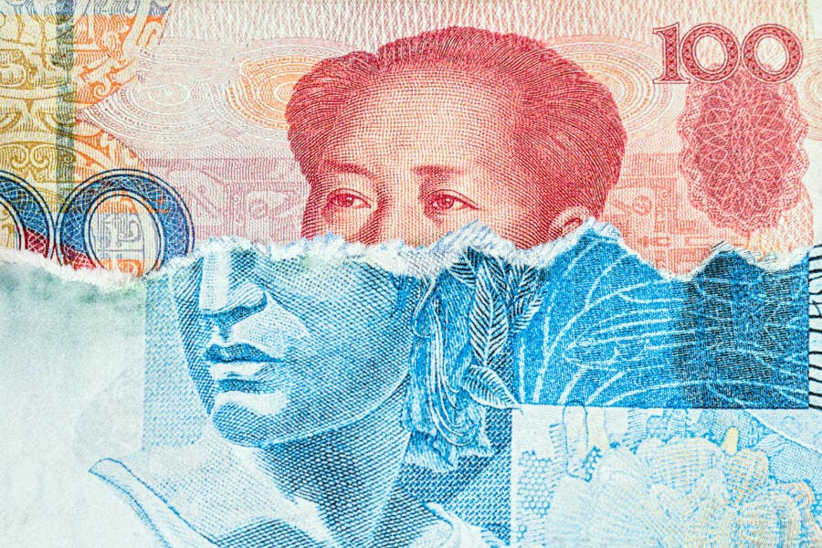 Cédulas de Yuan chinês rasgadas com retrato de Mao Zedong e detalhes azuis