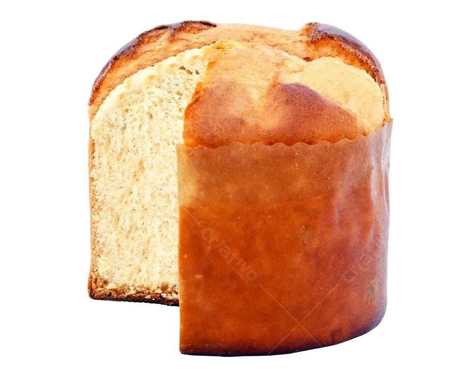 Panetone tradicional cortado com miolo macio isolado fundo branco