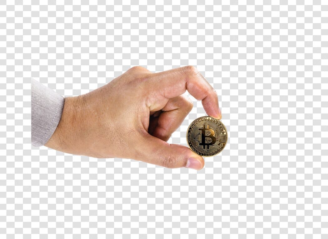 Elemento gráfico mão masculina segurando Bitcoin dourado PNG com fundo transparente