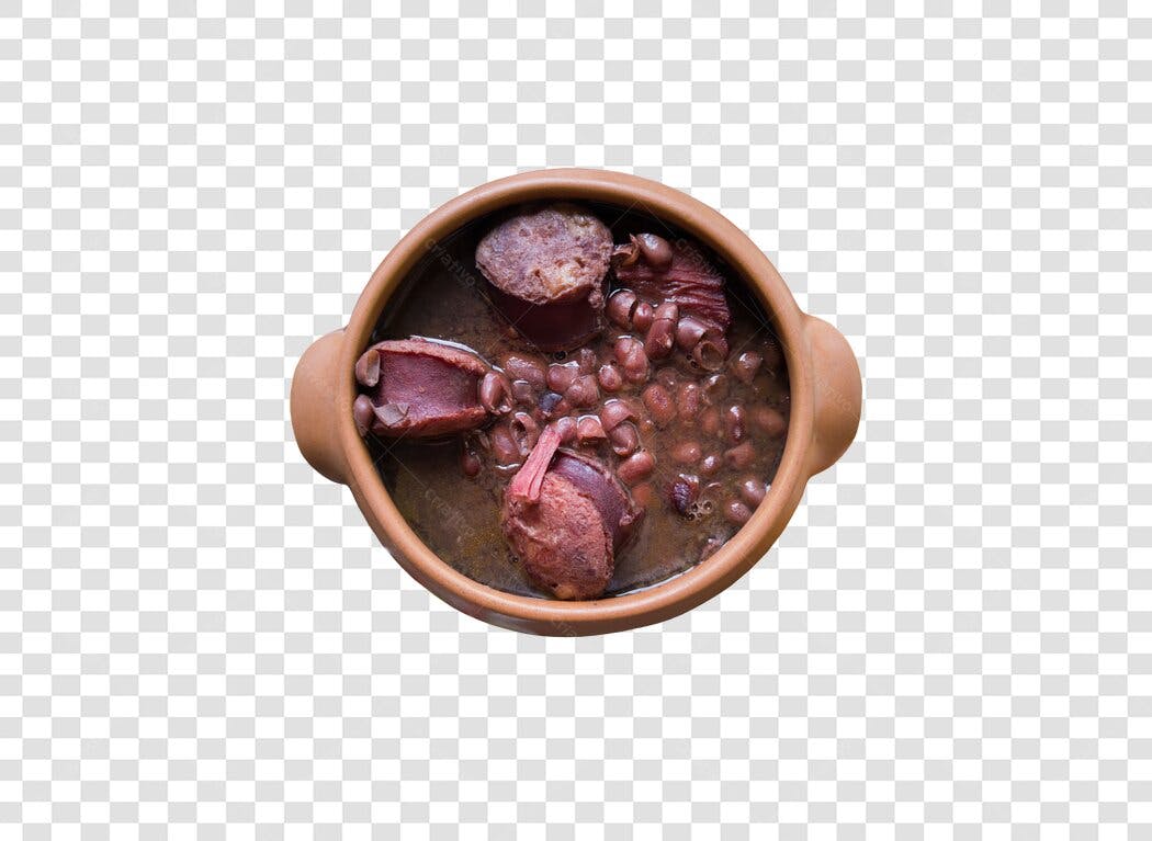 Prato de Feijoada Completa com Carnes em Panela de Barro PNG com fundo transparente