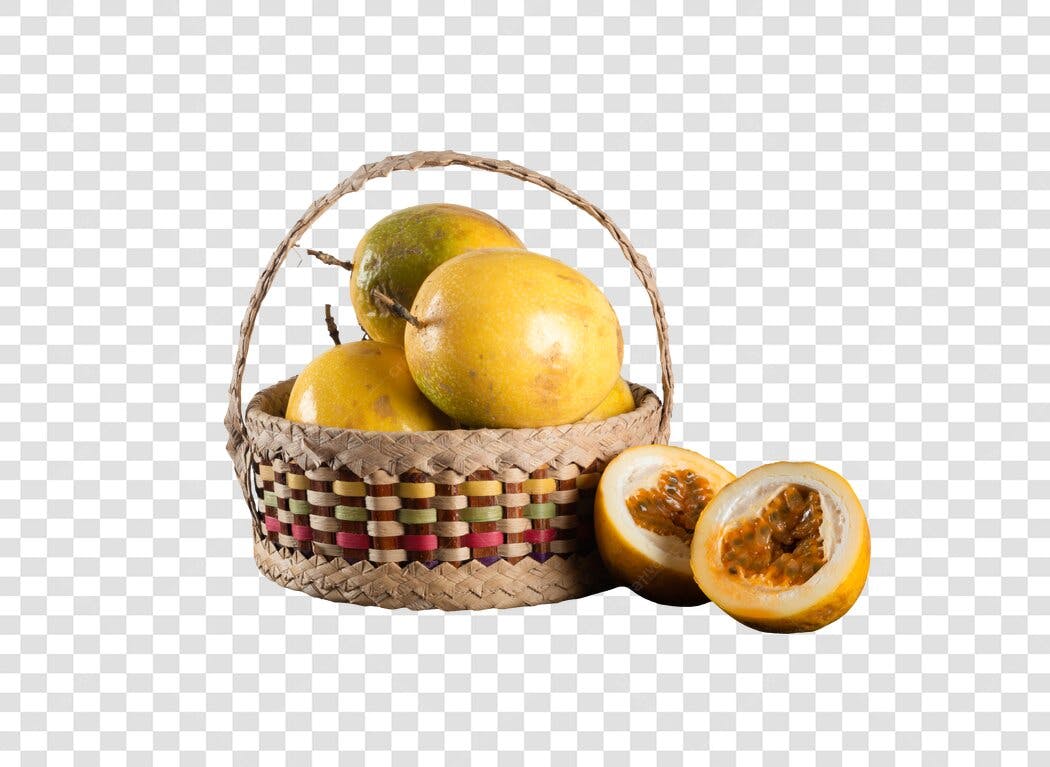 Cesta de Maracujás Amarelos Inteiros e Cortados PNG com fundo transparente