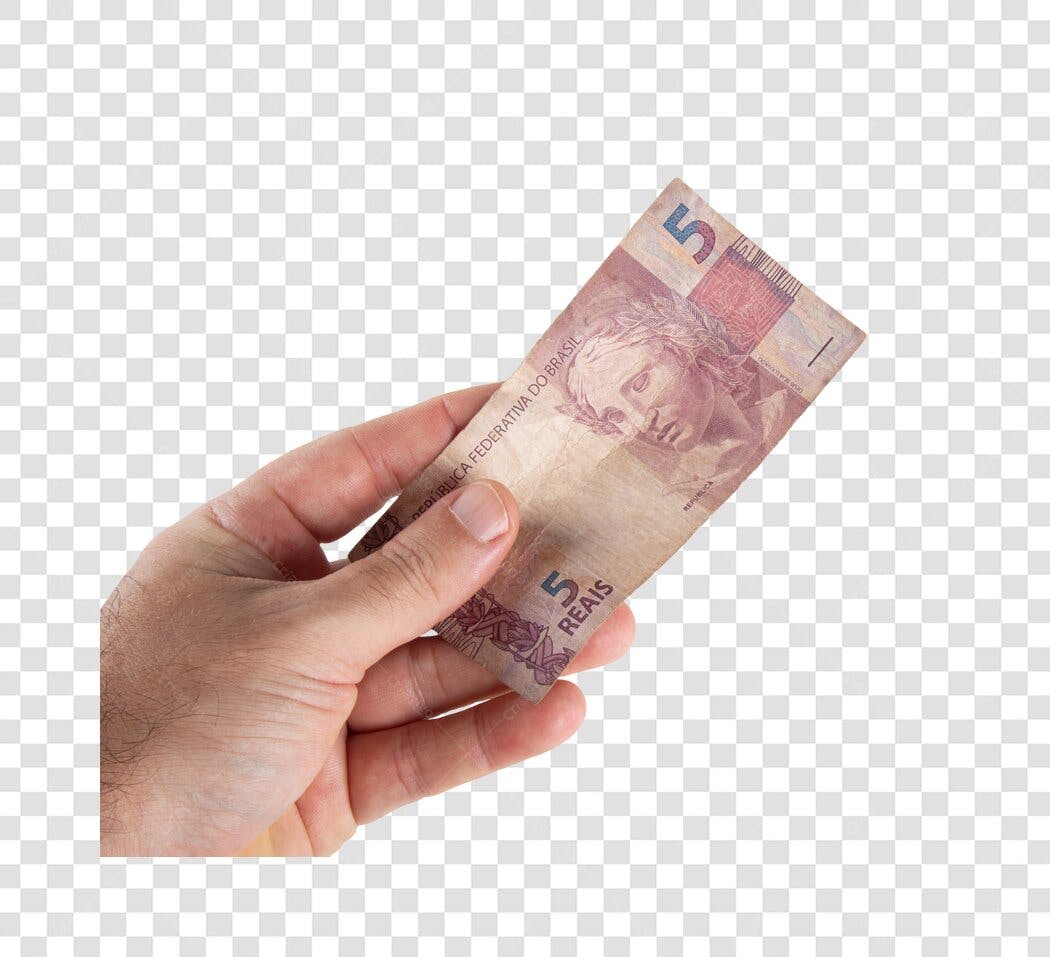 Mão Segurando Nota de 5 Reais Rosa e Bege PNG com fundo transparente