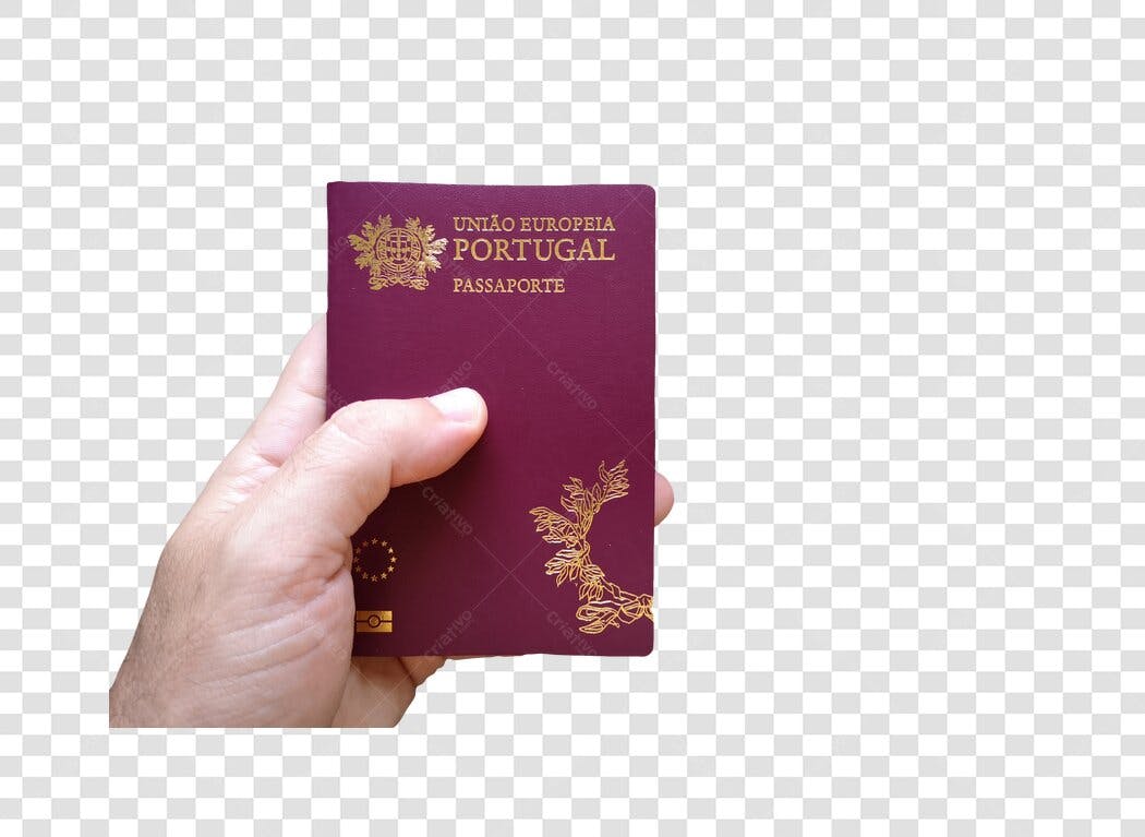 Documento Passaporte Portugal União Europeia na mão cor vinho dourado PNG com fundo transparente