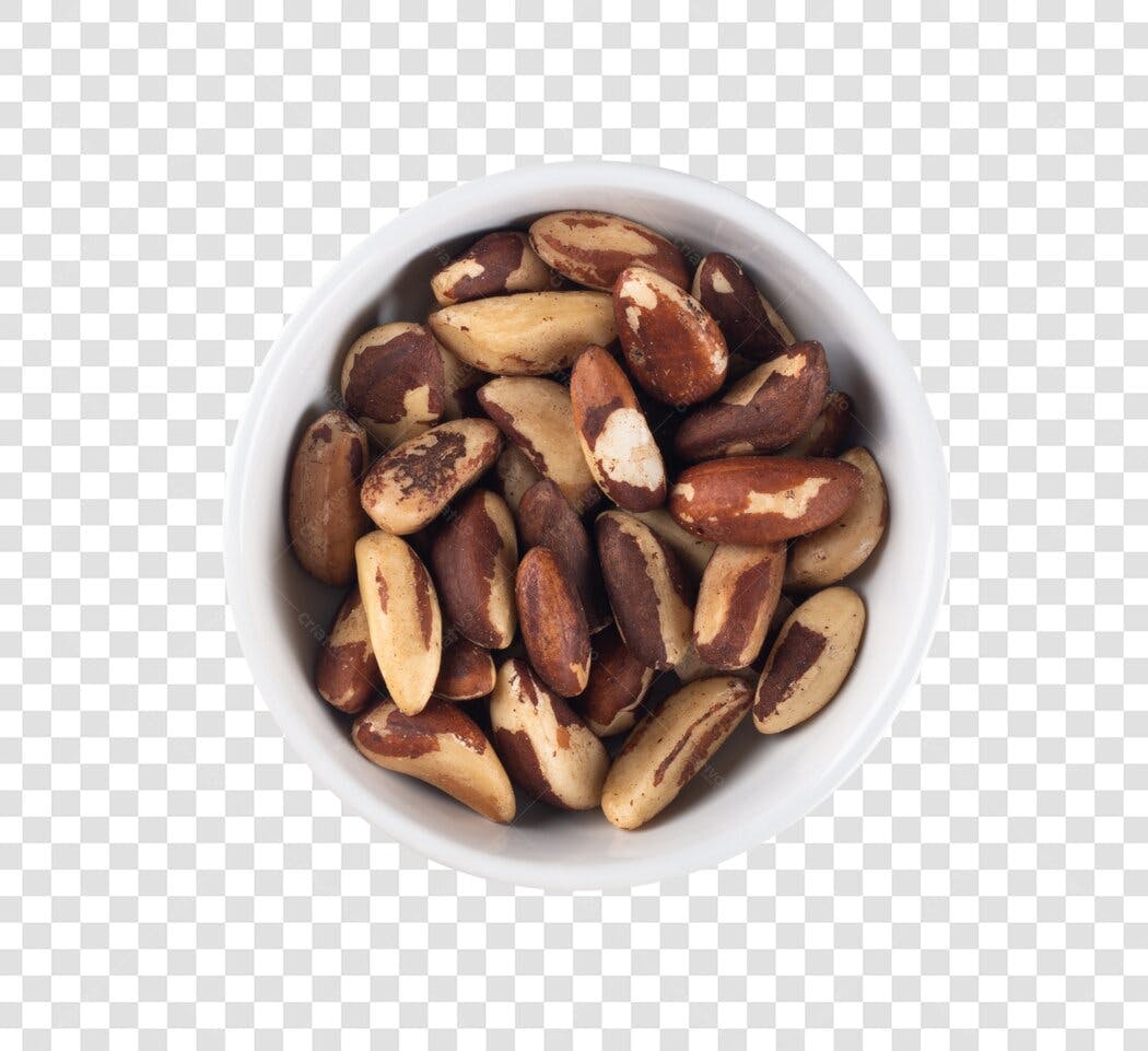Alimento Castanhas-do-Pará em tigela branca para culinária e saúde PNG com fundo transparente