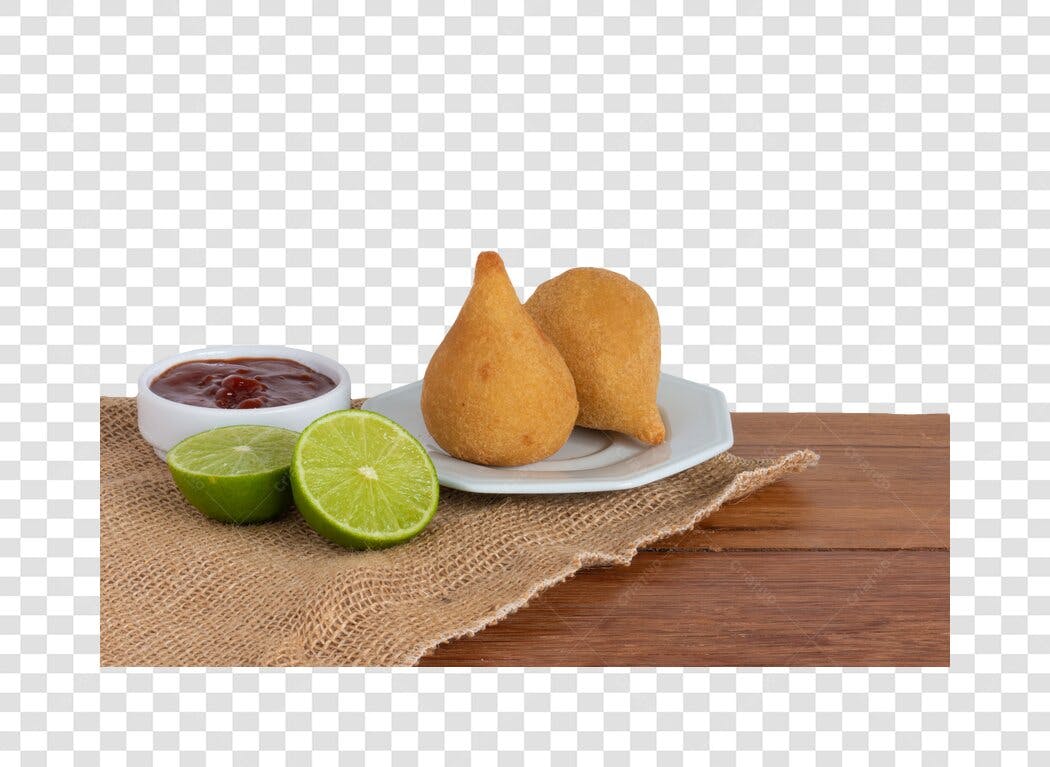 Salgado Coxinha Dourada com Limão e Molho PNG com fundo transparente