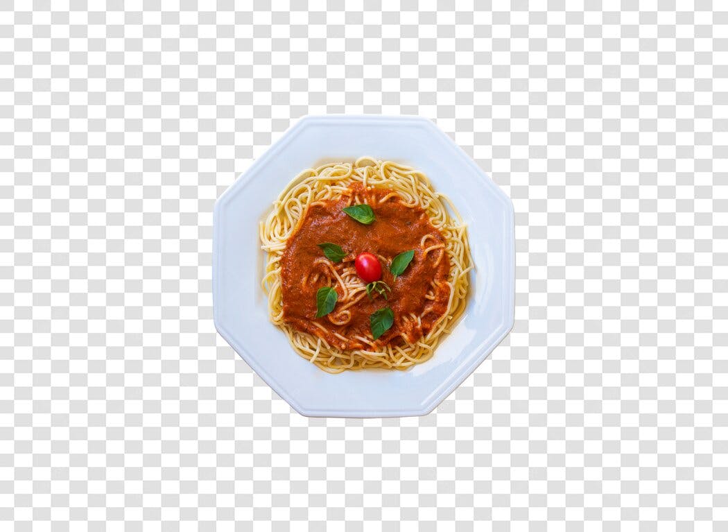 Imagem de Spaghetti ao molho vermelho com manjericão PNG com fundo transparente