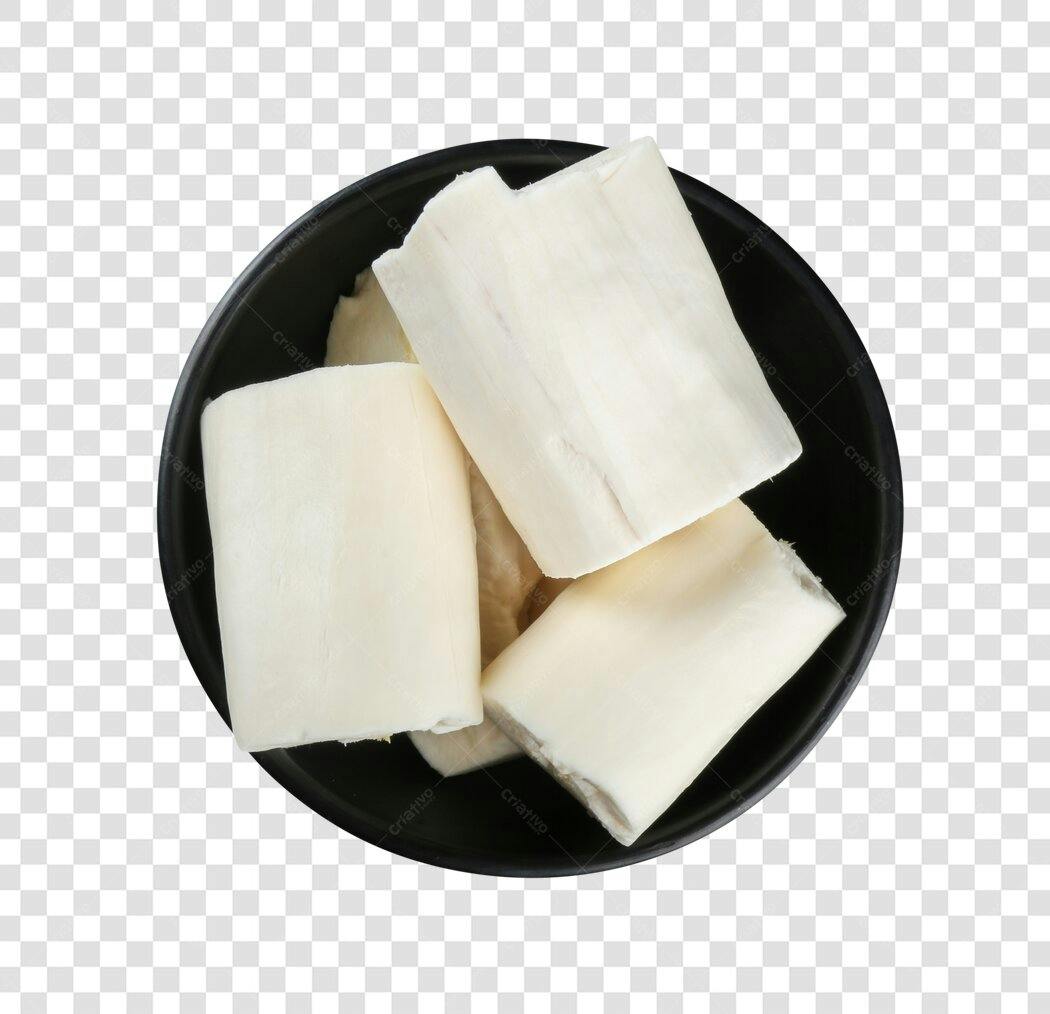 Imagem de Mandioca descascada em tigela preta vista de cima PNG com fundo transparente
