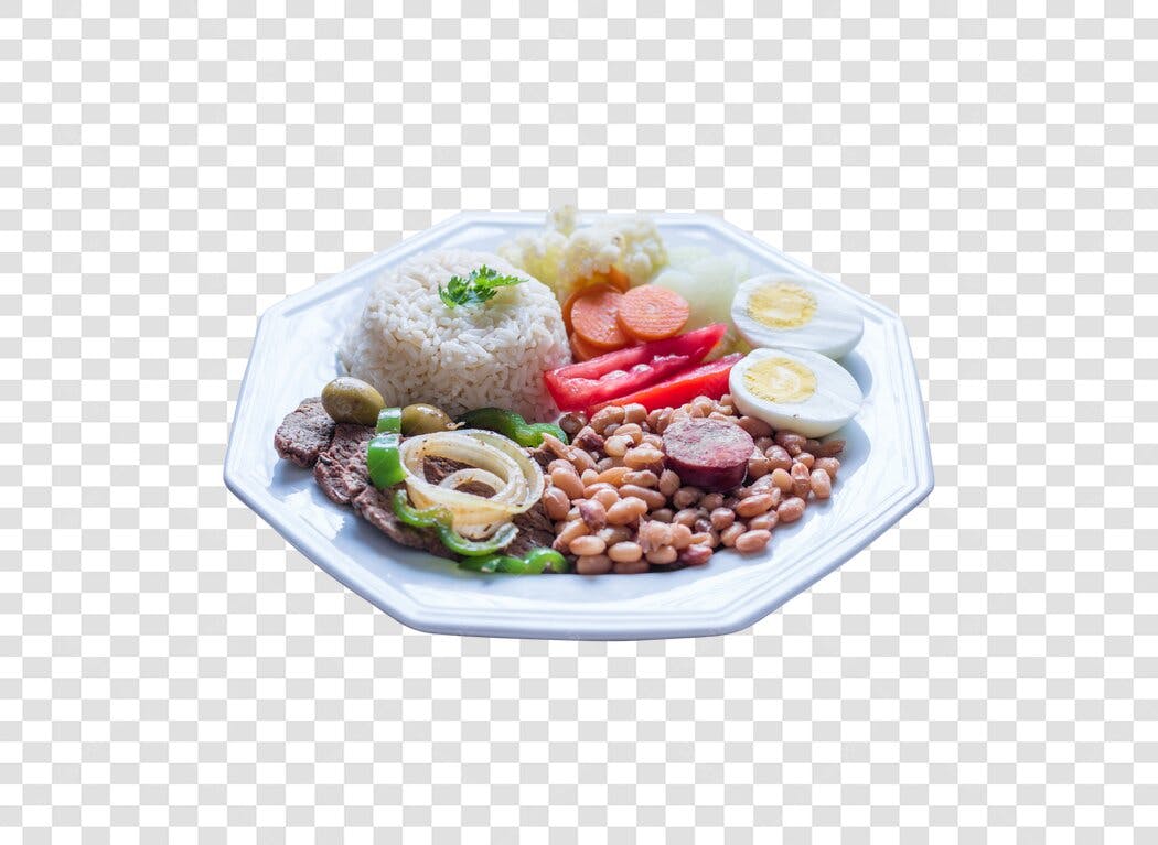 Prato de Comida Brasileira Completa Arroz Feijao Bife Ovos PNG com fundo transparente