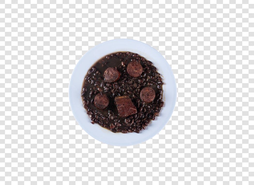 Prato de Feijoada Completa com Linguiça e Carne PNG com fundo transparente