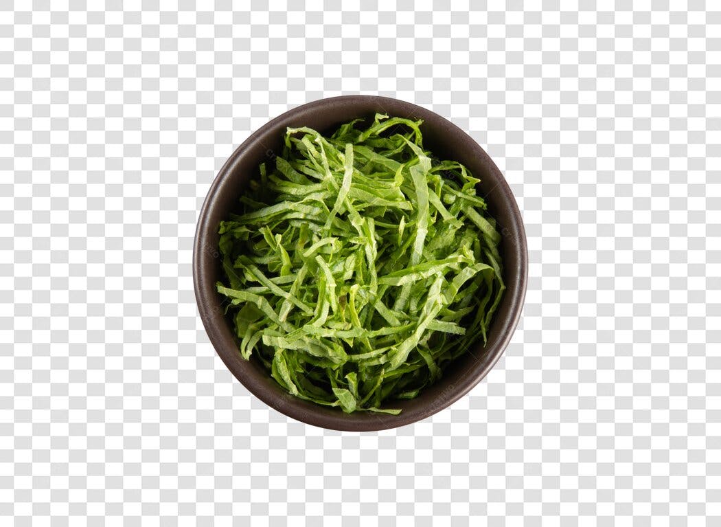 Ingrediente Alface Picada em Tigela Marrom para Culinária PNG com fundo transparente
