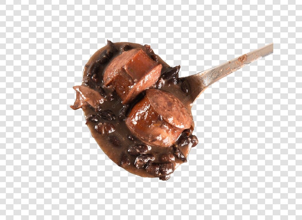 Imagem de feijoada tradicional brasileira em colher PNG com fundo transparente