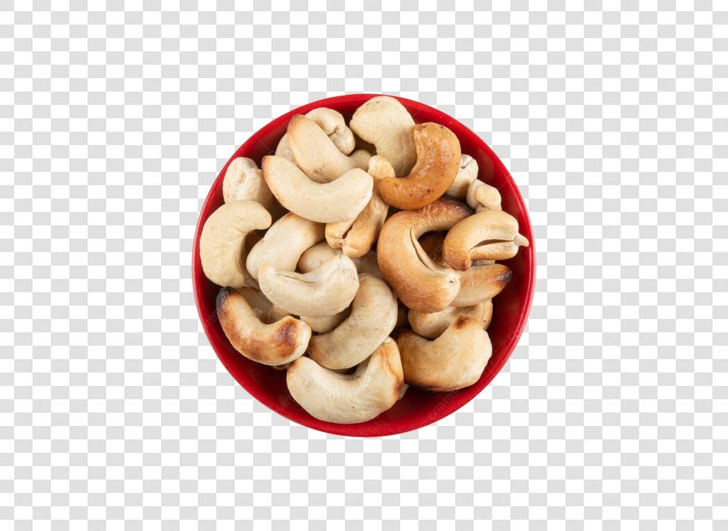 Produto Alimentar Castanhas de Caju em Tigela Vermelha PNG com fundo transparente
