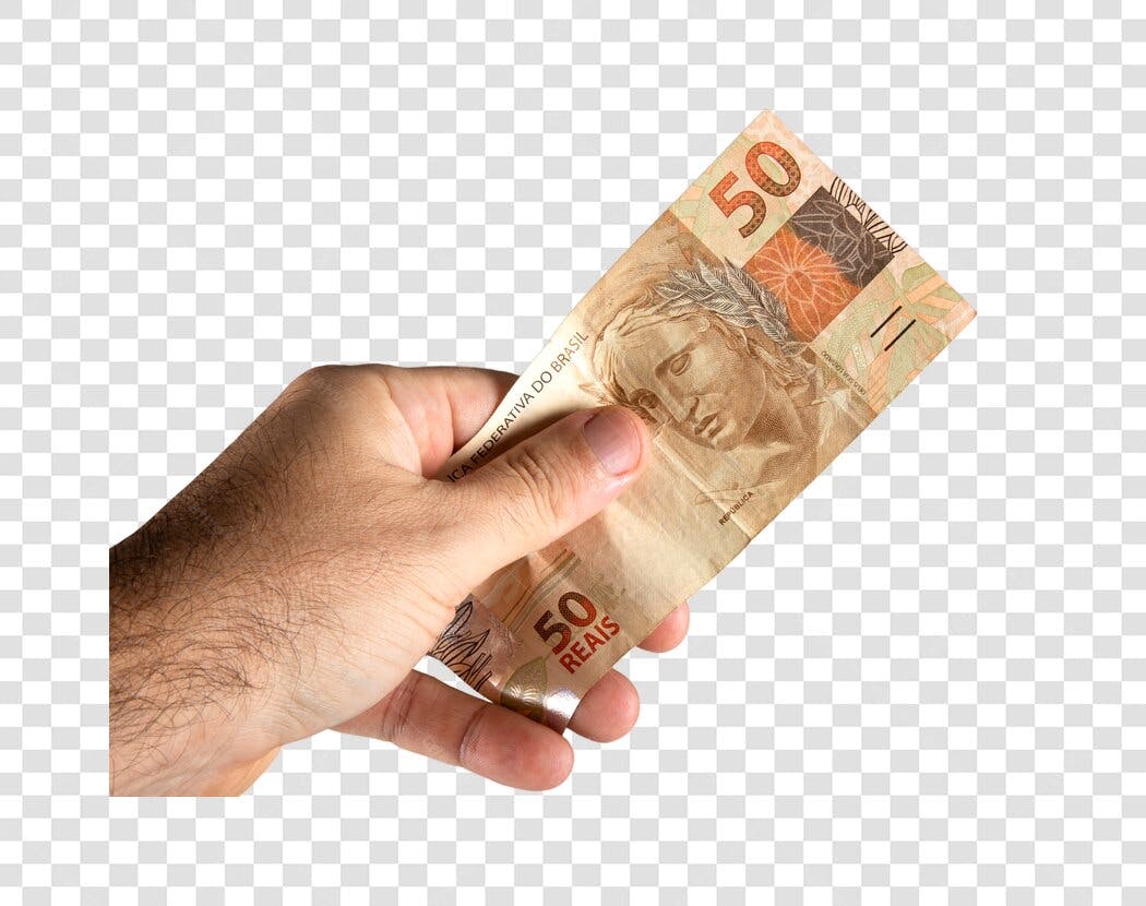 Imagem mão segurando nota de 50 Reais Brasil PNG com fundo transparente