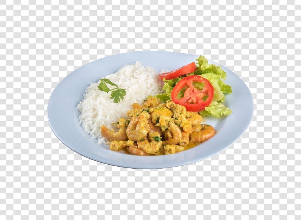Prato de Moqueca de Camarão Arroz e Salada Verde PNG com fundo transparente