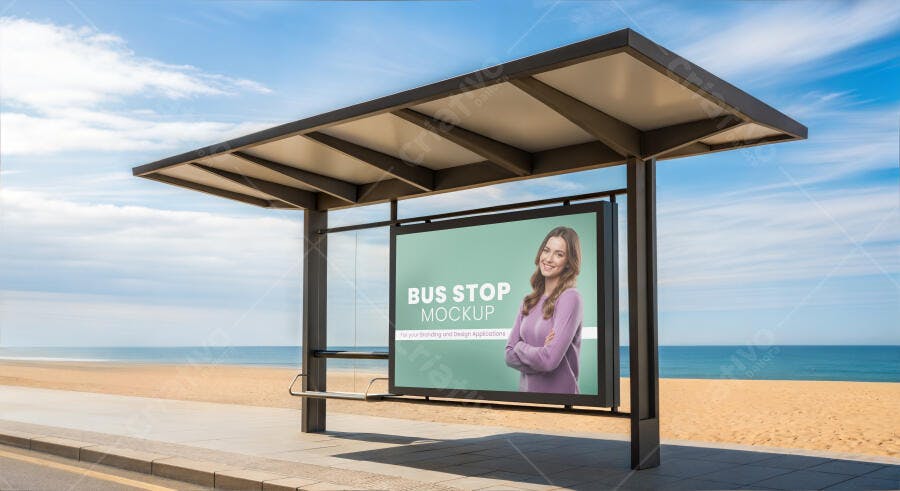 Mockup Ponto de Ônibus na Praia com Painel Publicitário e Mulher Sorridente