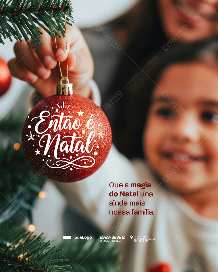 Post para Natal Família com Criança Bola Vermelha PSD Editável